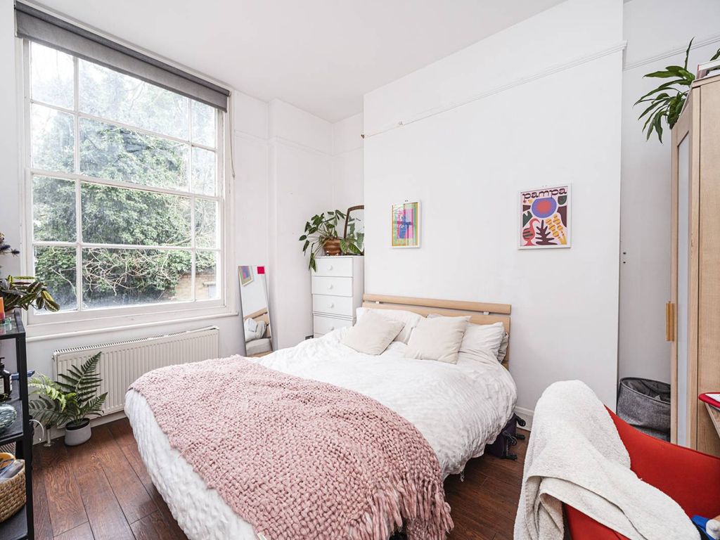 3 bed flat for sale in Dalston Lane, Hackney, London E8, £700,000