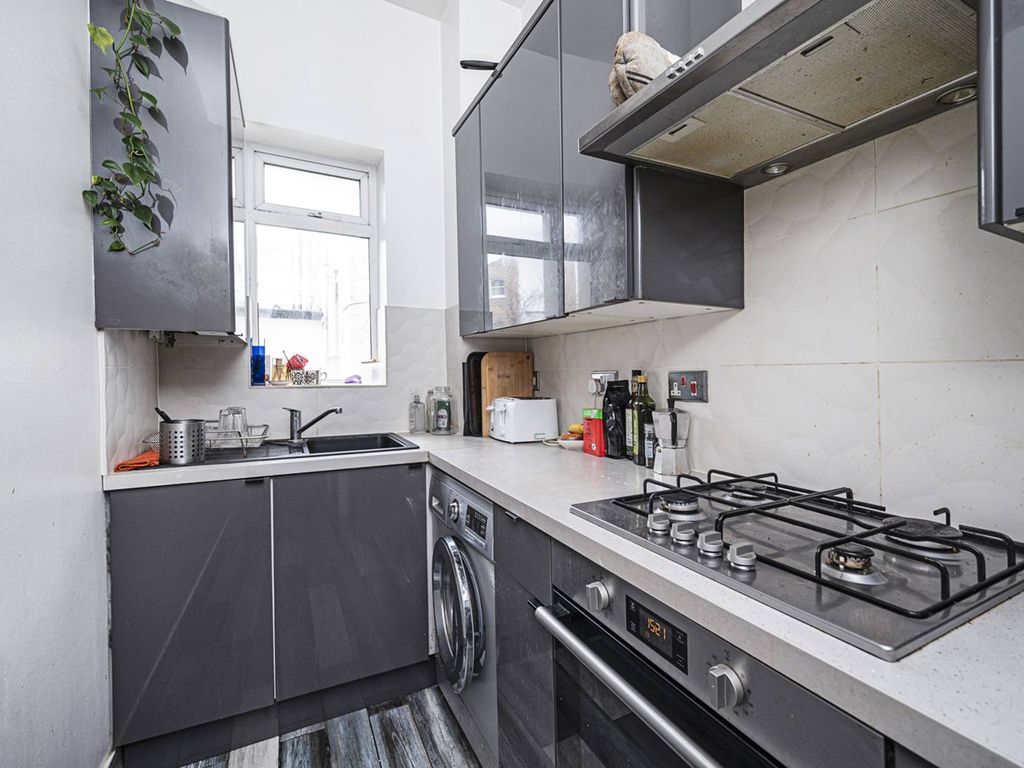 3 bed flat for sale in Dalston Lane, Hackney, London E8, £700,000