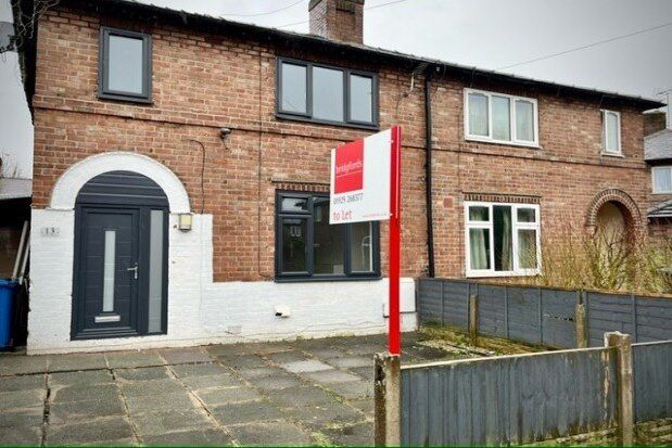 3 bed property to rent in Bryant Avenue, Warrington WA4, £1,090 pcm
