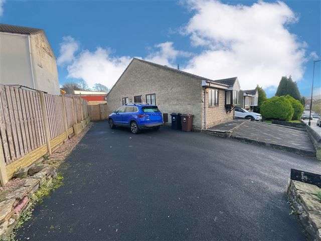 3 bed detached bungalow for sale in Bramley Lane, Sheffield S13, £230,000