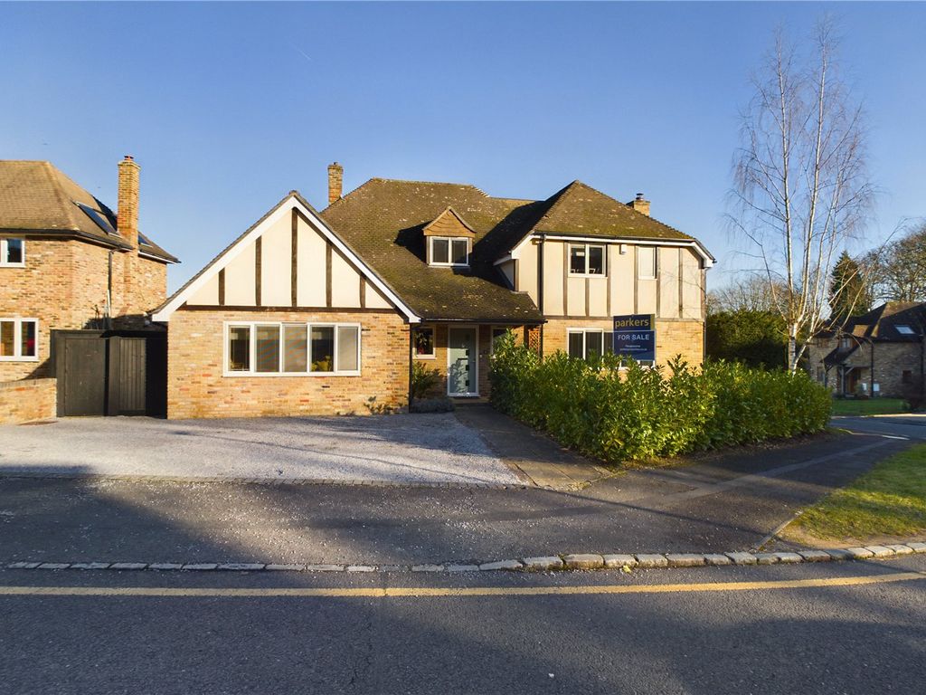 4 bed detached house for sale in St. James Close, Pangbourne, Reading, Berkshire RG8, £1,100,000