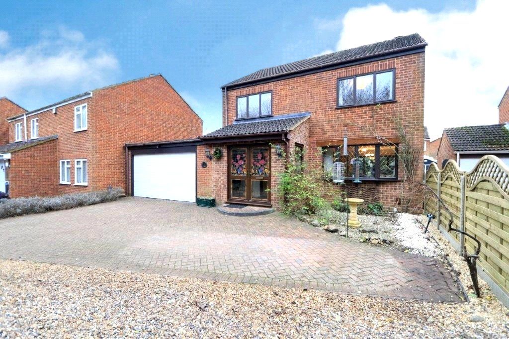 4 bed detached house for sale in Granes End, Great Linford, Milton Keynes MK14, £500,000
