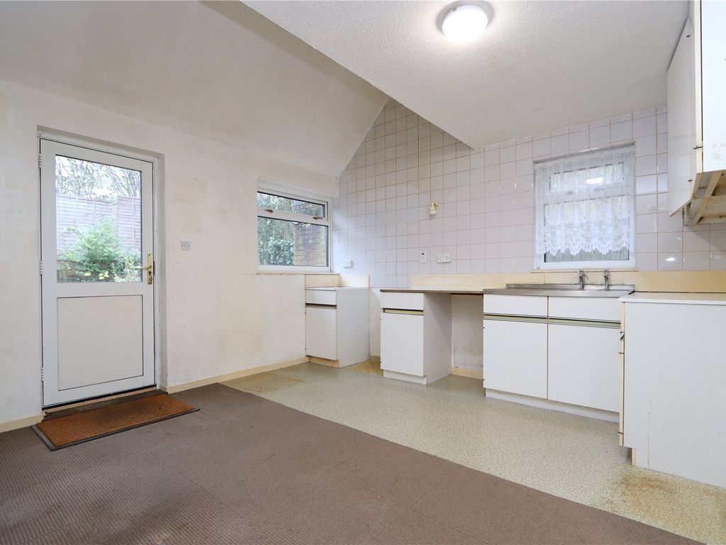 3 bed end terrace house for sale in Arncliffe Drive, Heelands, Milton Keynes MK13, £300,000