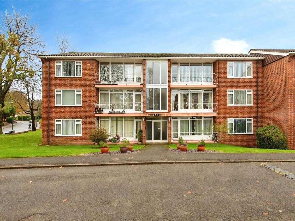 2 bed flat for sale in Grange Road, Sutton SM2, £360,000