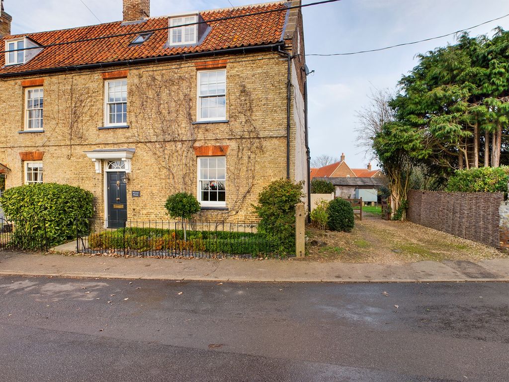 3 bed property for sale in Church Road, Wimbotsham, King