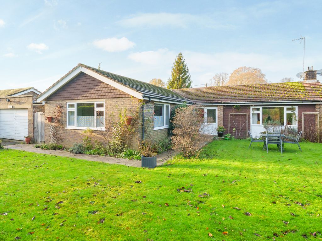 2 bed bungalow for sale in Pound Close, Loxwood, Billingshurst, West Sussex RH14, £600,000