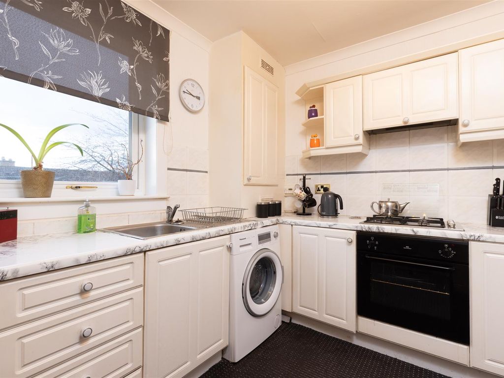 4 bed property for sale in Brahan Terrace, Perth PH1, £143,950