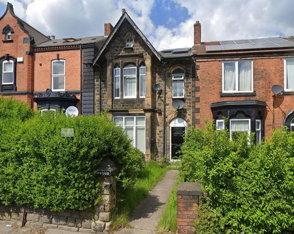 7 bed block of flats for sale in Dodworth Road, Barnsley S70, £375,000