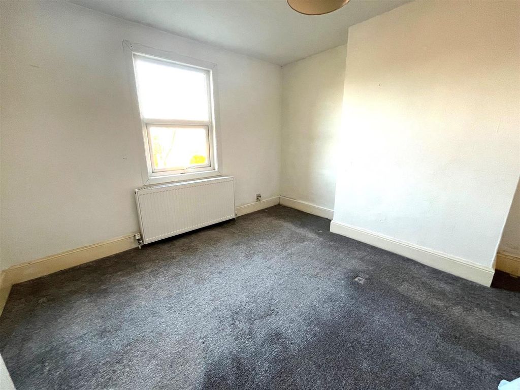 3 bed detached house for sale in Bedford Road, Great Barford, Bedford MK44, £400,000