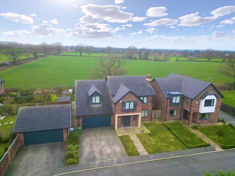 4 bed detached house for sale in Kettle Lane, Buerton, Cheshire CW3, £625,000