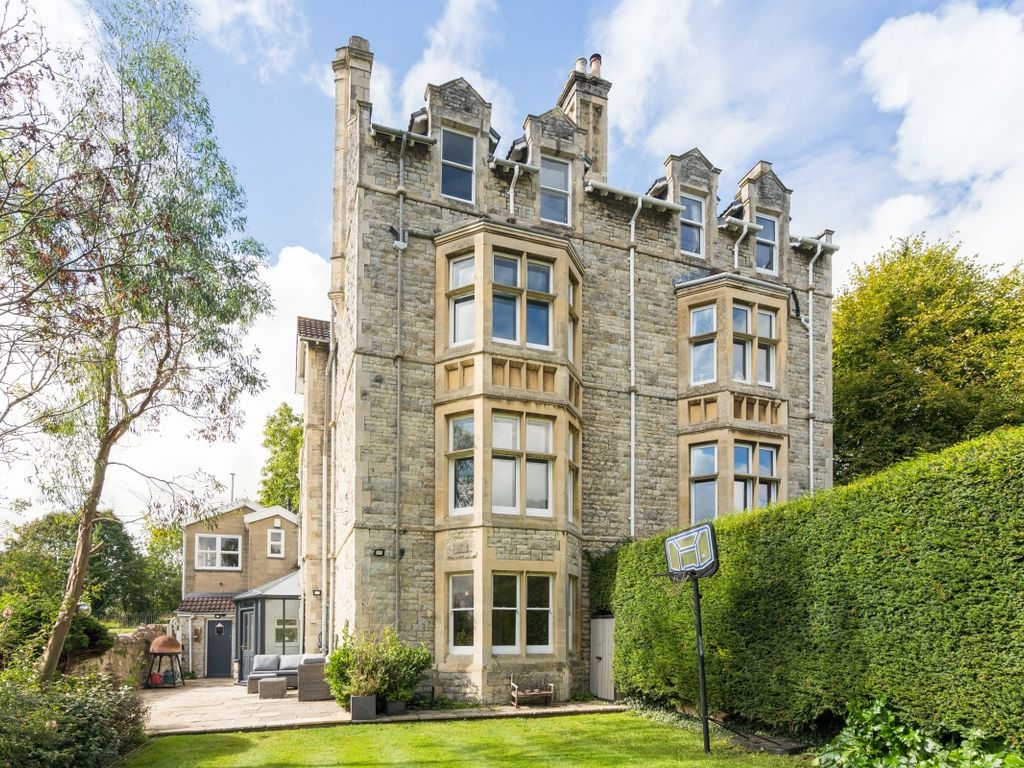 4 bed semi-detached house to rent in Abbey Park, Keynsham, Bristol BS31, £3,500 pcm