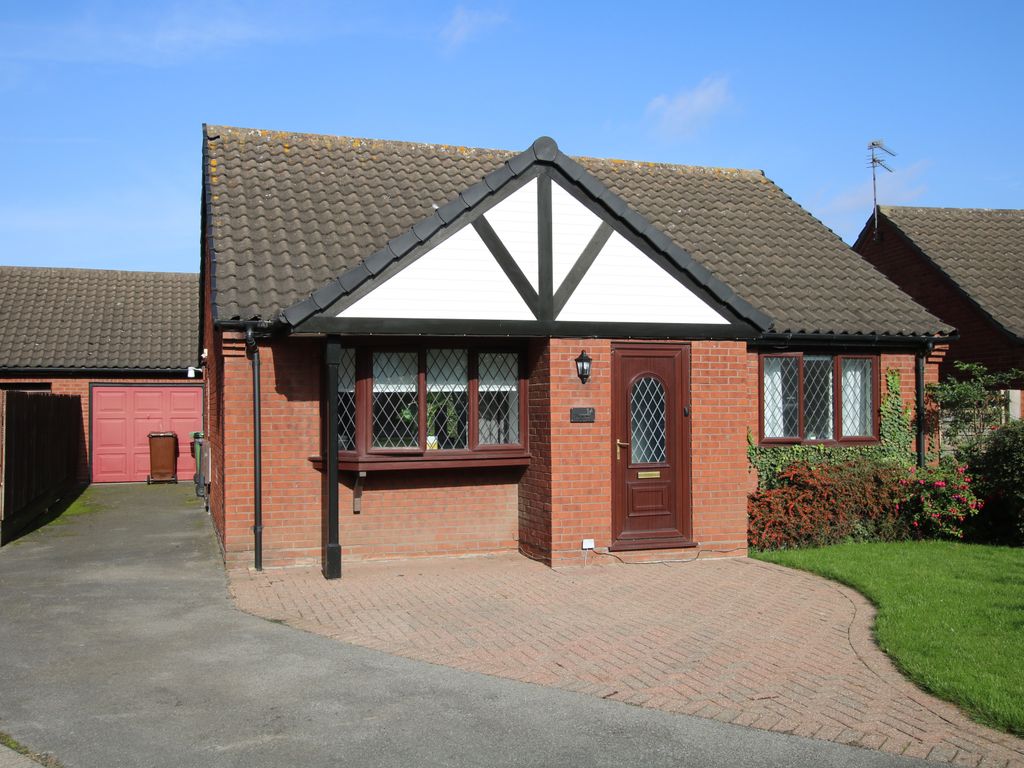 2 bed detached bungalow for sale in Burneside Close, Lincoln LN2, £225,000