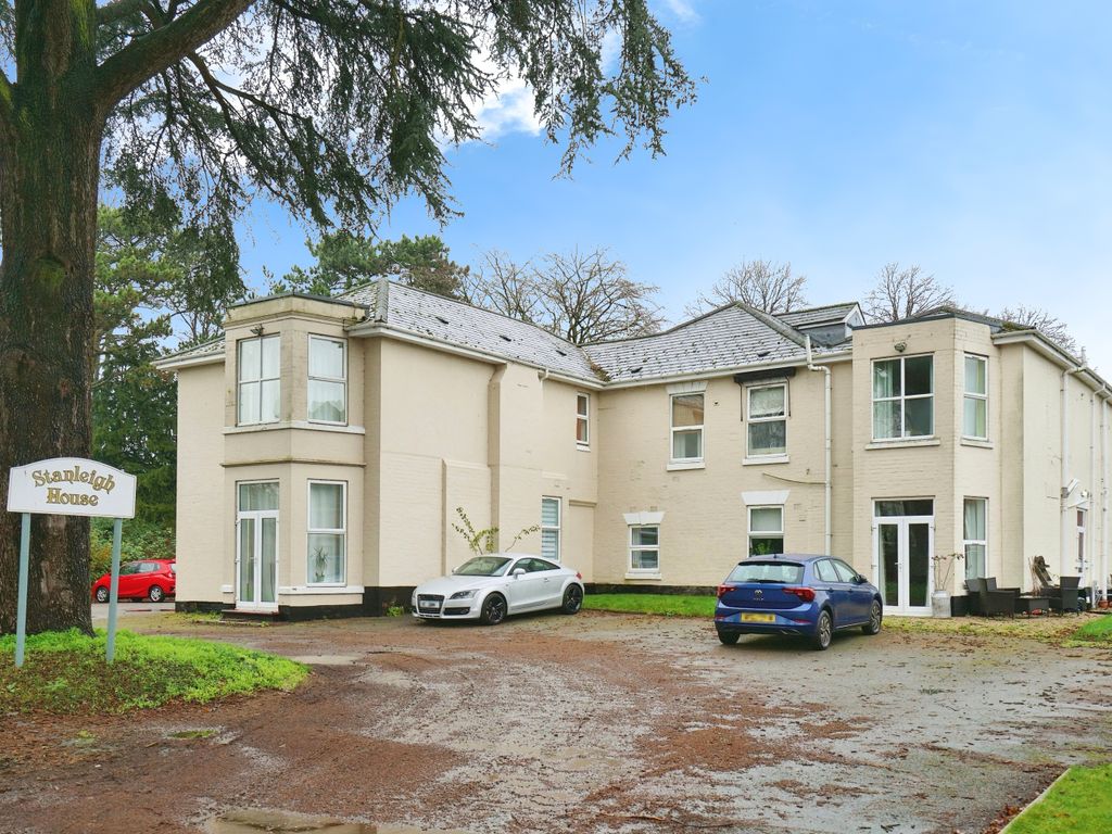1 bed flat for sale in Stanleigh Gardens, Swadlincote DE12, £99,950