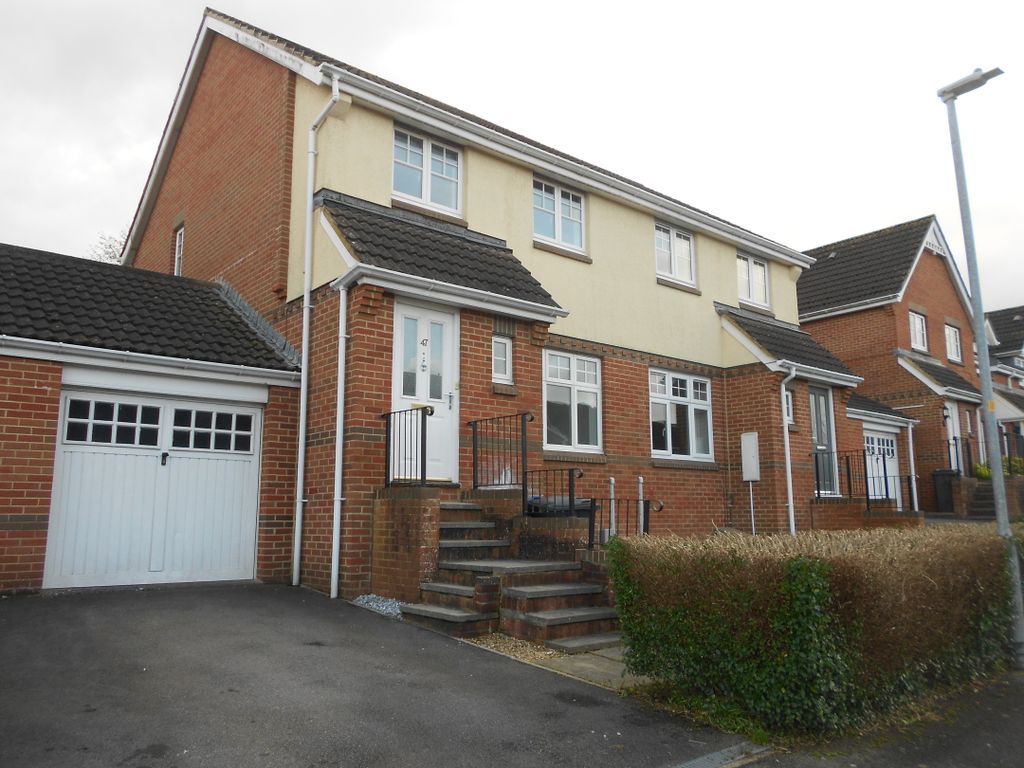 3 bed semi-detached house to rent in Boulton Close, Westbury BA13, £1,285 pcm