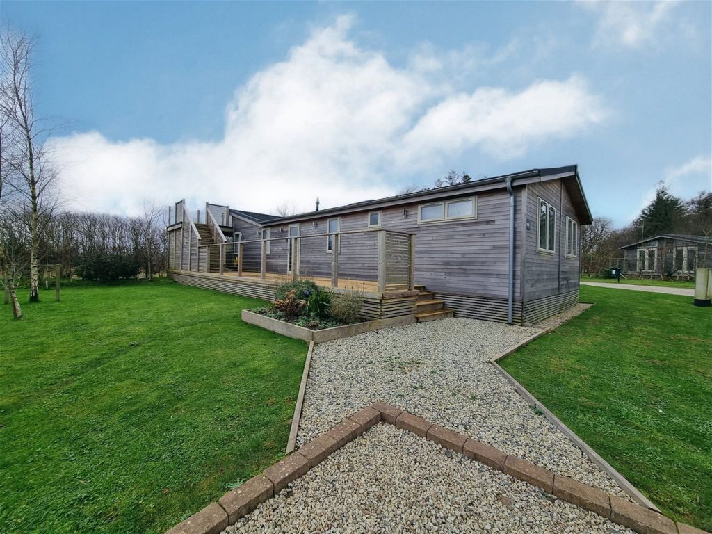 3 bed lodge for sale in Meadow Retreat, Southern Halt, Dobwalls PL14, £275,000