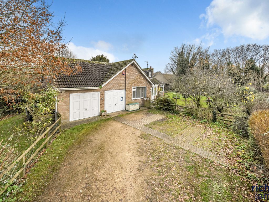 5 bed bungalow for sale in The Forty, Bishopstone, Wiltshire SN6, £550,000