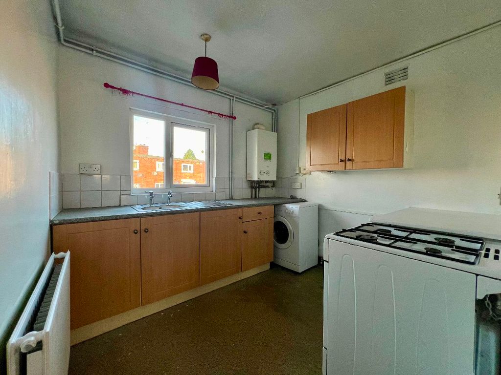 1 bed flat for sale in Avon Road, Worcester WR4, £75,000