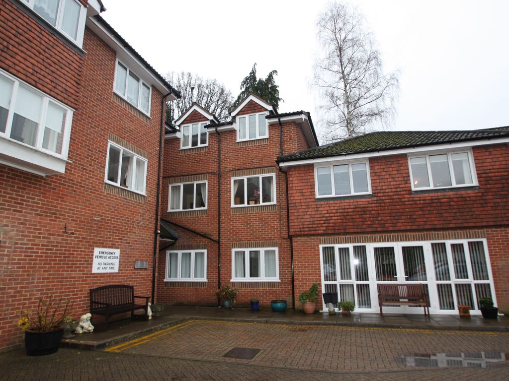 1 bed flat to rent in Town End Street, Godalming GU7, £850 pcm