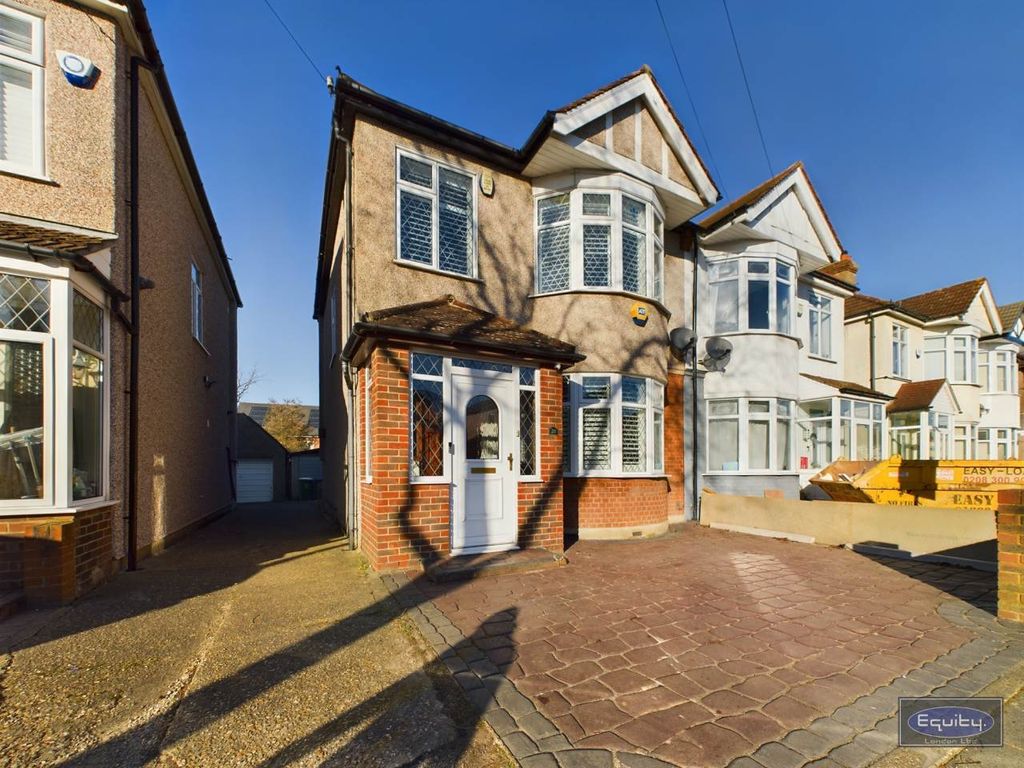 3 bed property for sale in Crombie Road, Sidcup, Kent DA15, £599,995