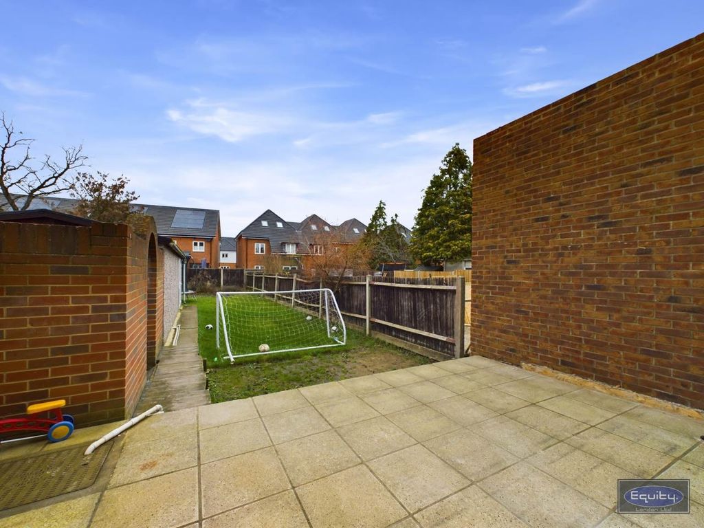 3 bed property for sale in Crombie Road, Sidcup, Kent DA15, £599,995