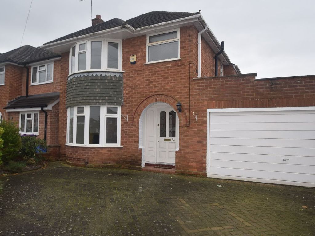 3 bed detached house to rent in Summerhouse Grove, Newport TF10, £995 pcm