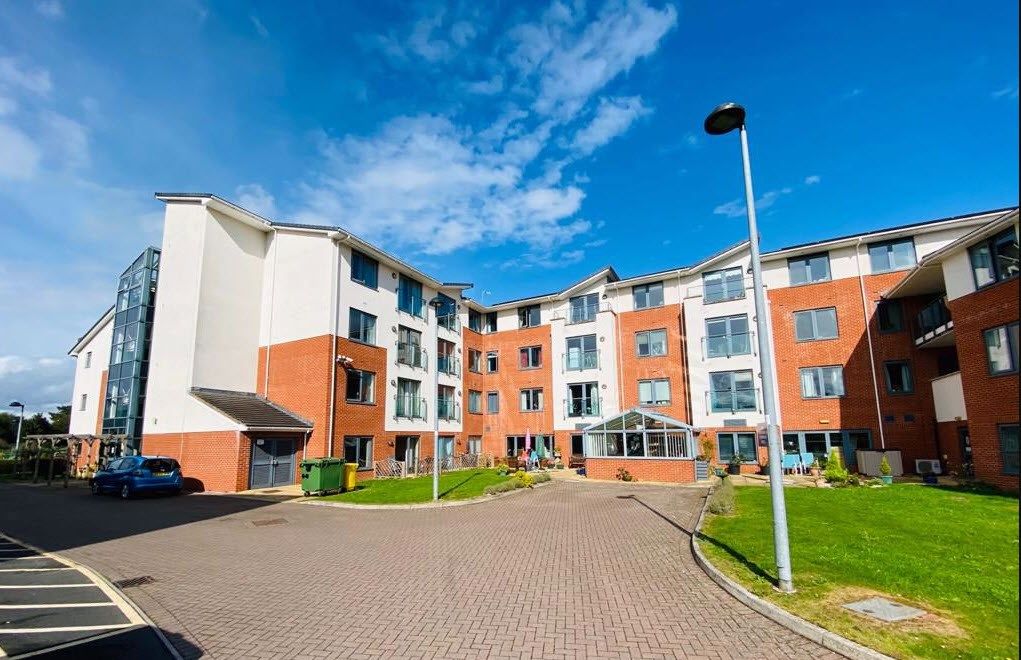 2 bed flat for sale in 318 The Rose Gardens, Ledbury Road, Hereford HR1, £265,000