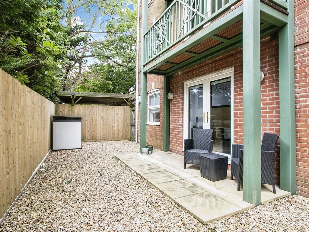2 bed flat for sale in St. Stephens Road, Bournemouth BH2, £250,000