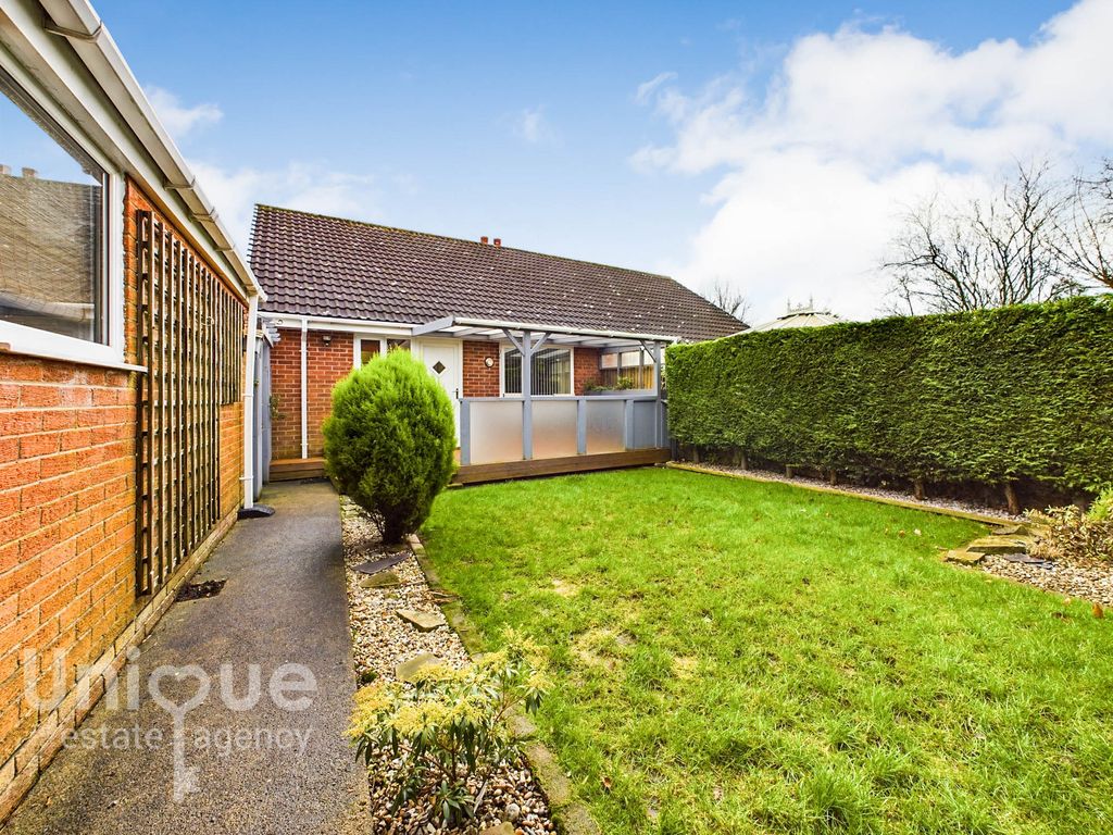 2 bed bungalow for sale in Landcrest Close, Freckleton PR4, £205,000