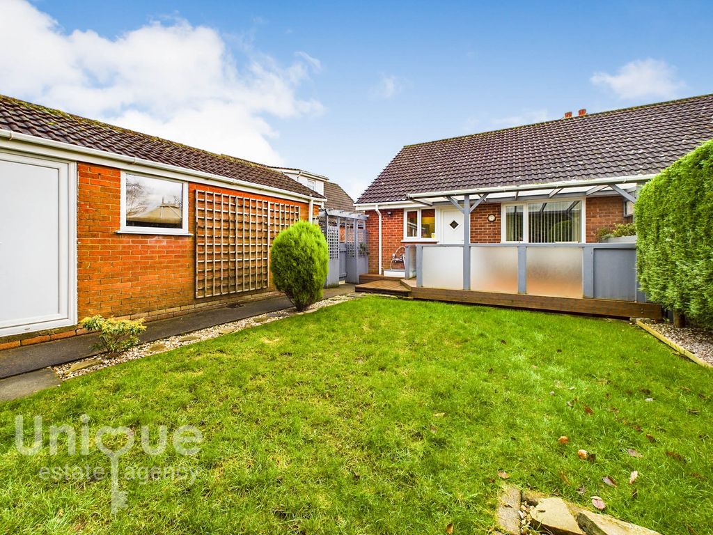 2 bed bungalow for sale in Landcrest Close, Freckleton PR4, £205,000