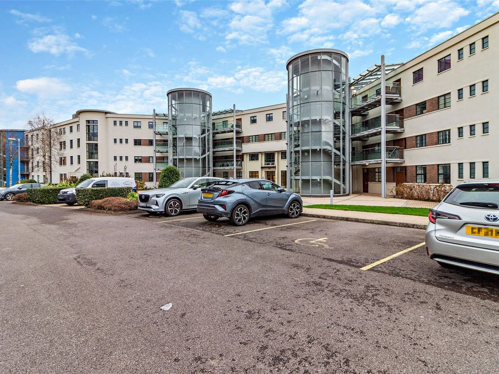 2 bed flat for sale in Hayes Road, Sully, Penarth, Vale Of Glamorgan CF64, £220,000
