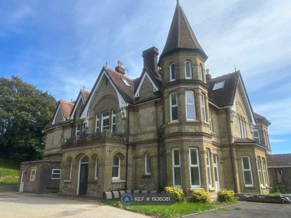 2 bed flat to rent in Beatrice Avenue, Shanklin PO37, £1,195 pcm
