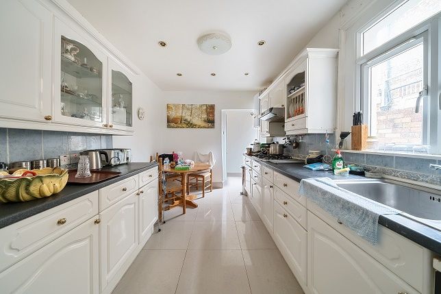 3 bed terraced house for sale in Glenfield Road, London W13, £600,000