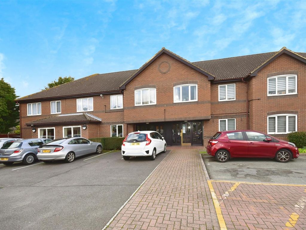 1 bed property for sale in Chadwell Heath Lane, Chadwell Heath, Romford RM6, £140,000