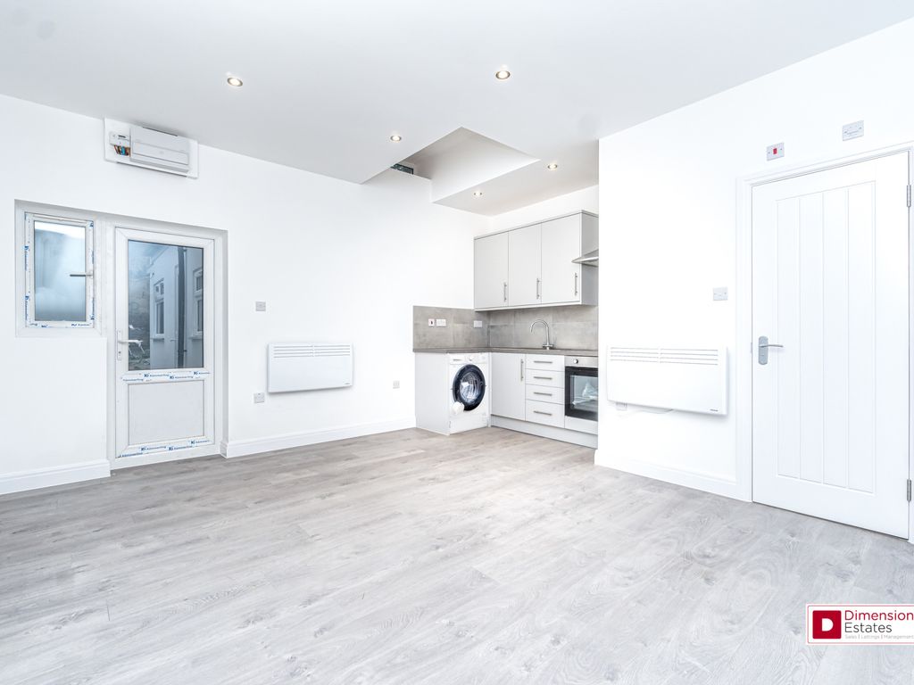 Studio to rent in Lower Clapton Road, Lower Clapton, Hackney E5, £1,450 pcm