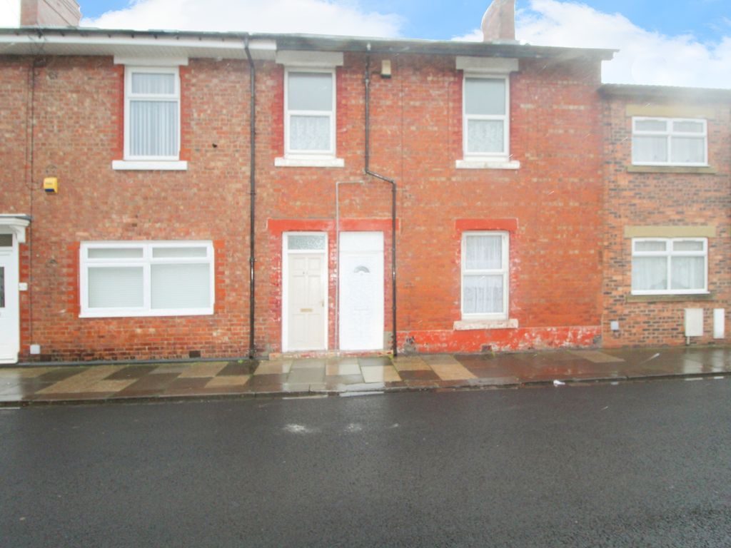 2 bed flat for sale in Gatacre Street, Blyth NE24, £55,000