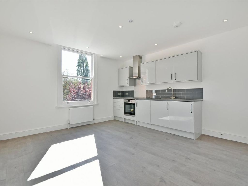 1 bed flat to rent in Dartmouth Road, Kilburn NW2, £1,777 pcm