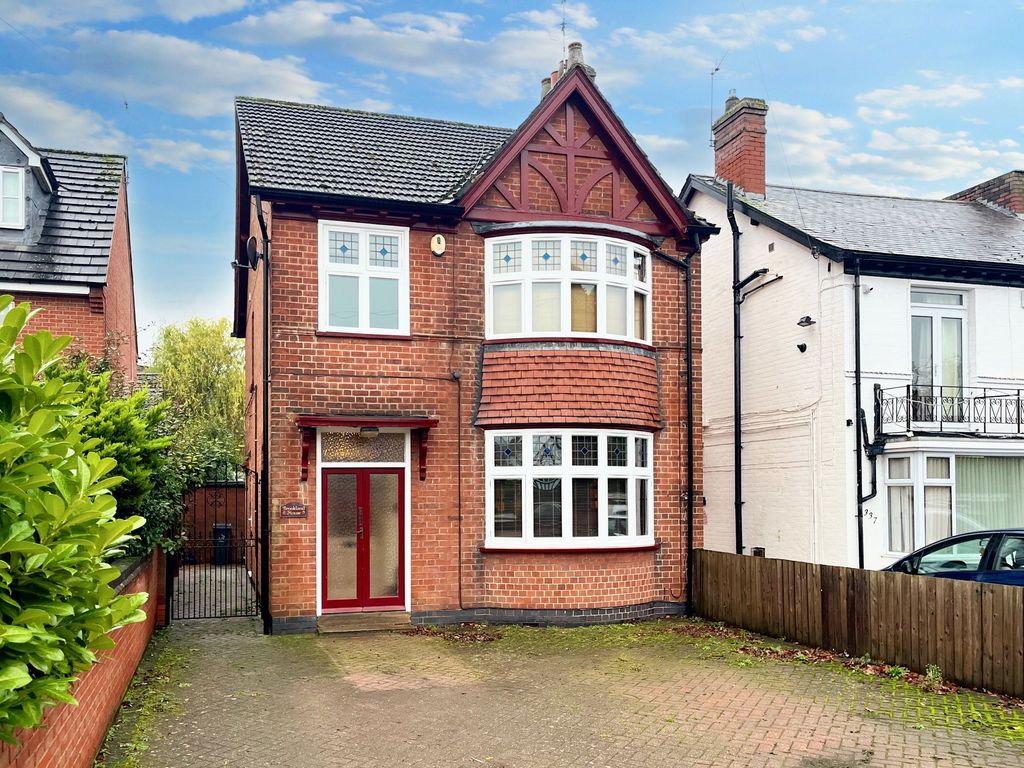 3 bed detached house for sale in Uppingham Road, Leicester LE5, £380,000