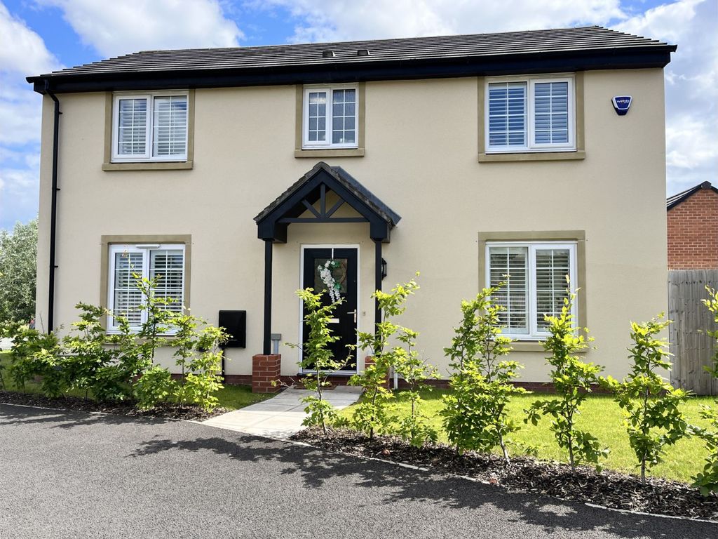 4 bed detached house for sale in Brady Nook, Leigh WN7, £425,000