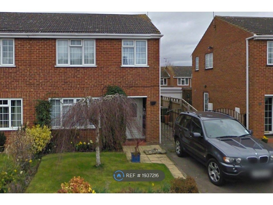 4 bed semi-detached house to rent in Otters Brook, Buckingham MK18, £1,795 pcm