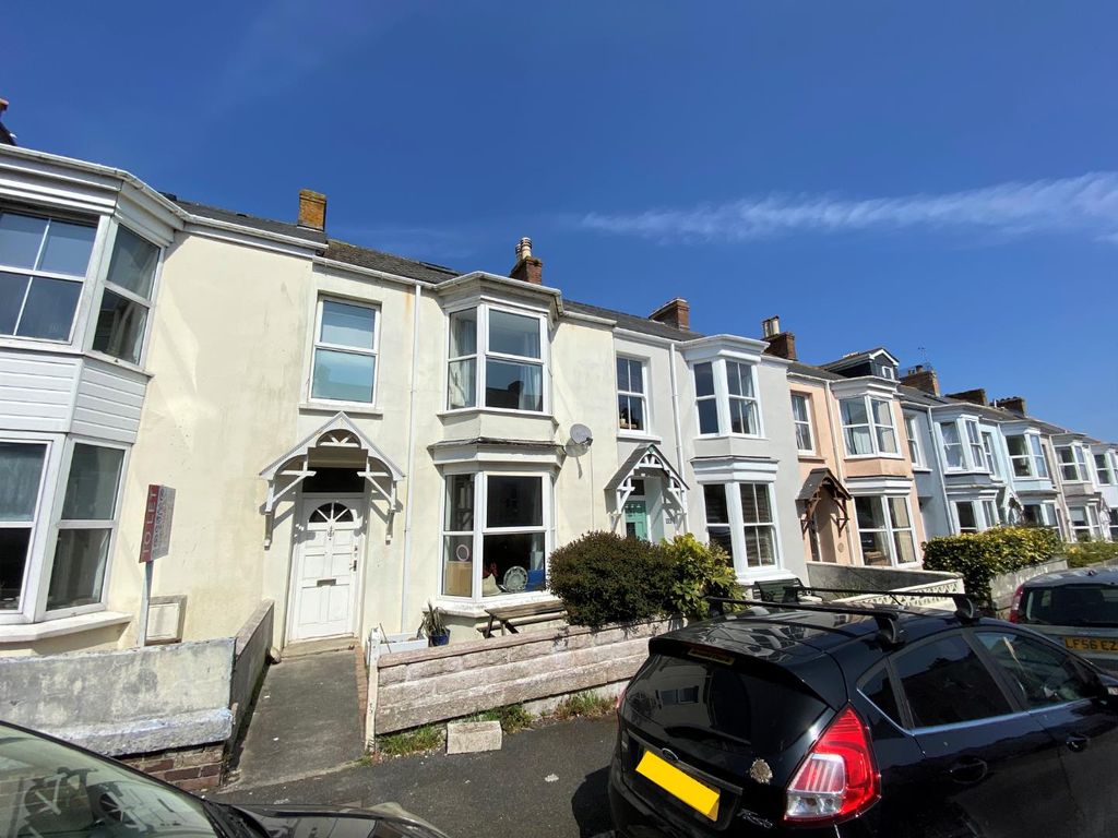 4 bed property to rent in Budock Terrace, Falmouth TR11, £2,680 pcm