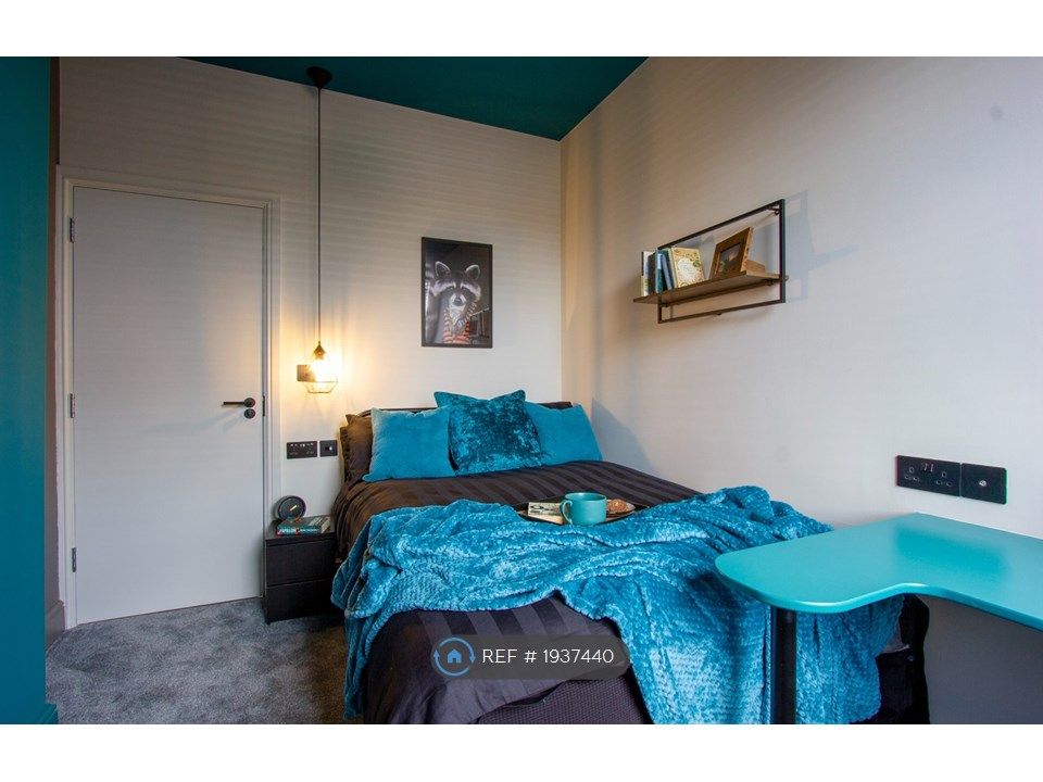 Room to rent in Brunton Street, Darlington DL1, £525 pcm
