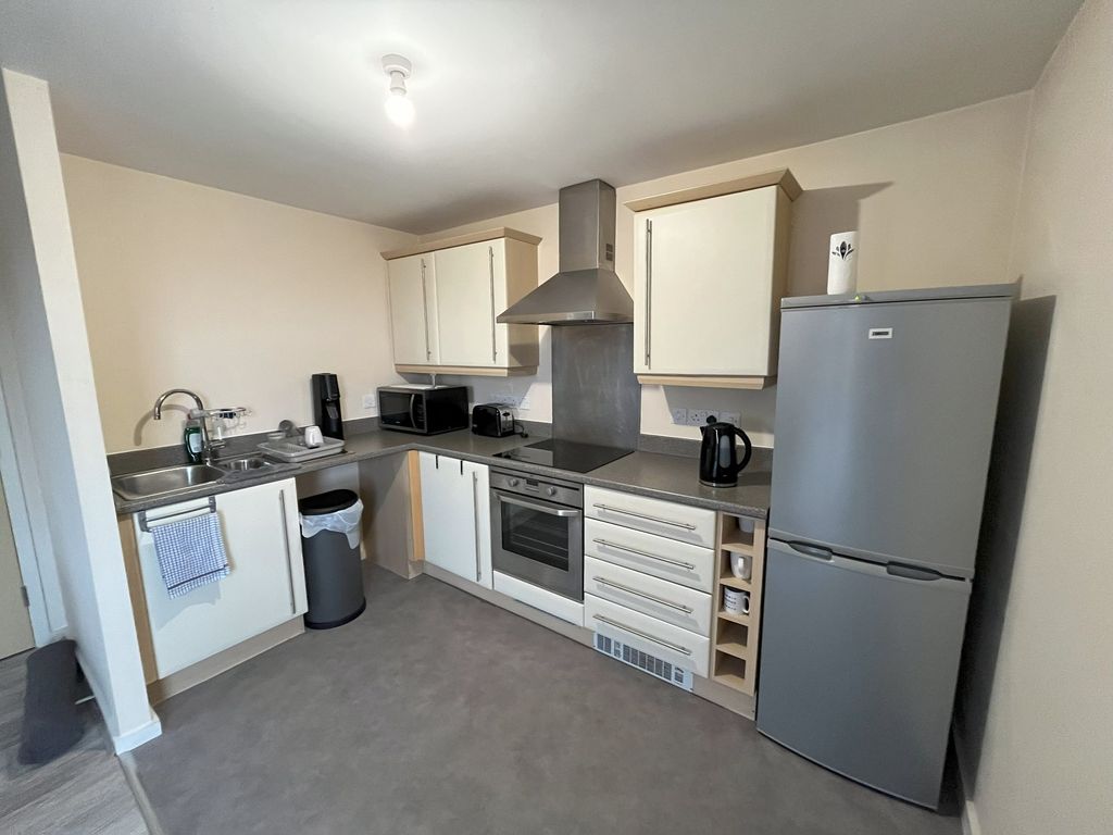 2 bed flat for sale in Crackthorne Drive, Rugby CV23, £165,000