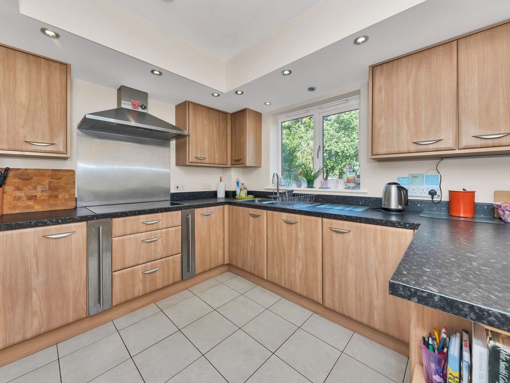 5 bed detached house for sale in Marys Way, Meldreth SG8, £700,000