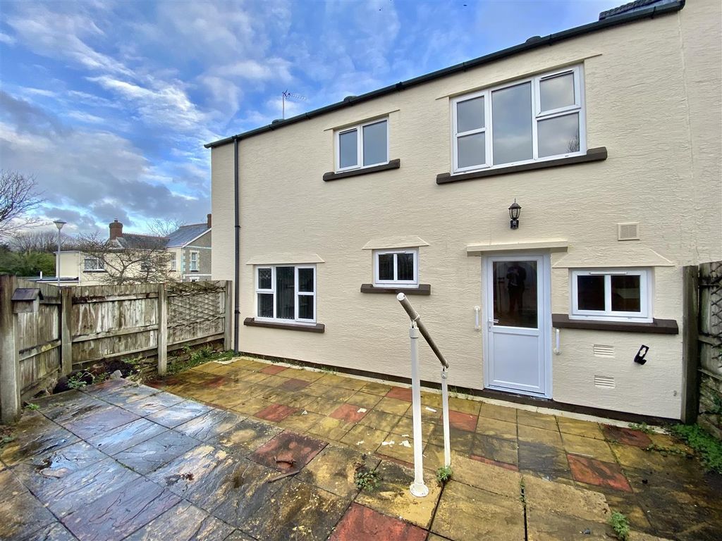 3 bed end terrace house for sale in Rialton Heights, Newquay TR7, £200,000