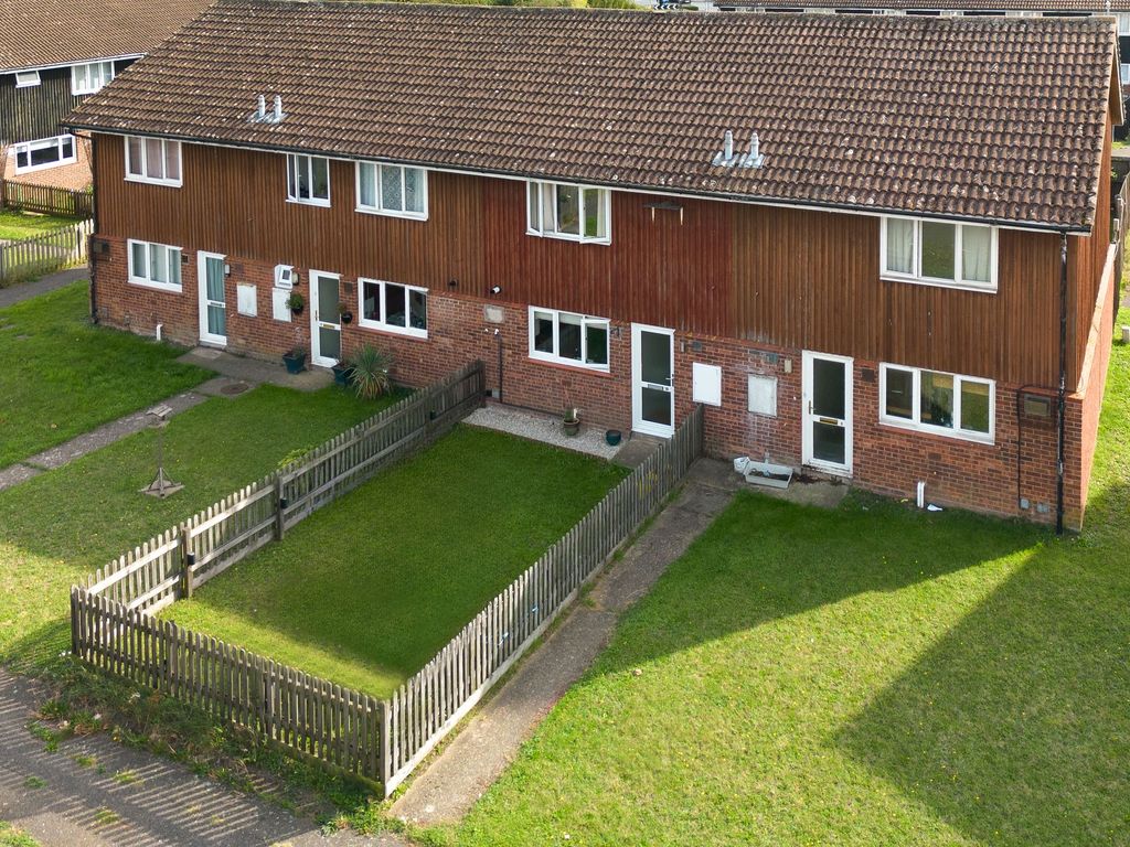 2 bed terraced house for sale in Nimbus Way, Newmarket CB8, £240,000