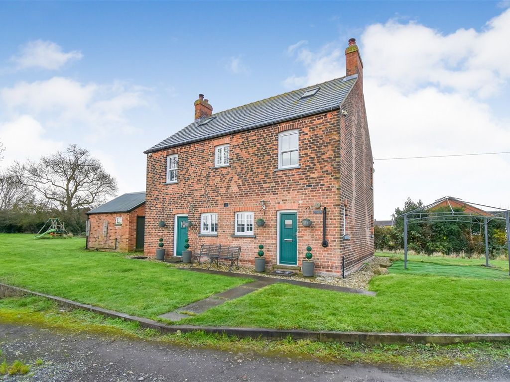 4 bed detached house for sale in Ings Lane, Hibaldstow, Brigg DN20, £395,000