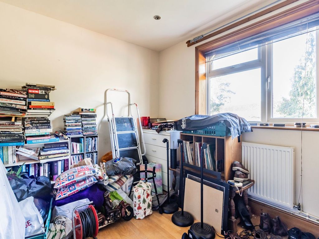 2 bed flat for sale in Wycliffe Road, Norwich NR4, £170,000