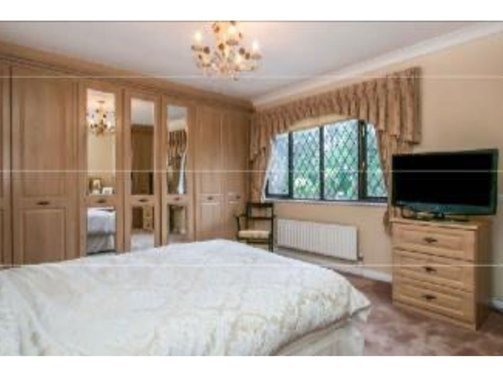 4 bed detached house for sale in Bishops Close, Bournemouth BH7, £630,000