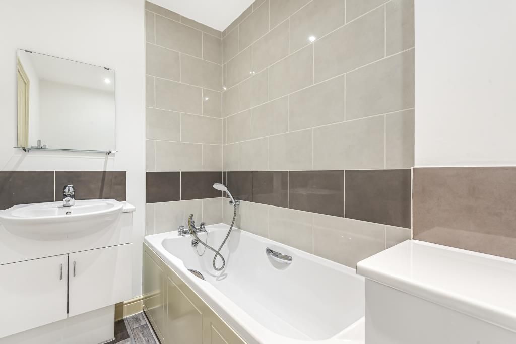 2 bed terraced house for sale in Chesham, Buckinghamshire HP5, £425,000