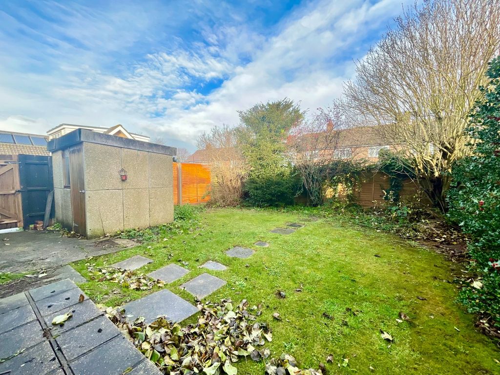 2 bed semi-detached bungalow to rent in Hillfield, Foxton CB22, £1,200 pcm